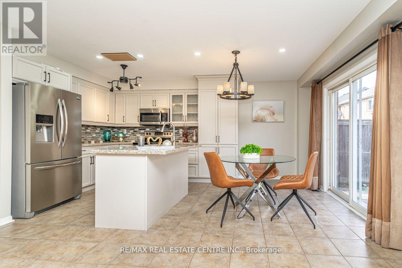 107 Crown Victoria Drive, Brampton, Ontario  L7A 3X9 - Photo 11 - W12495840