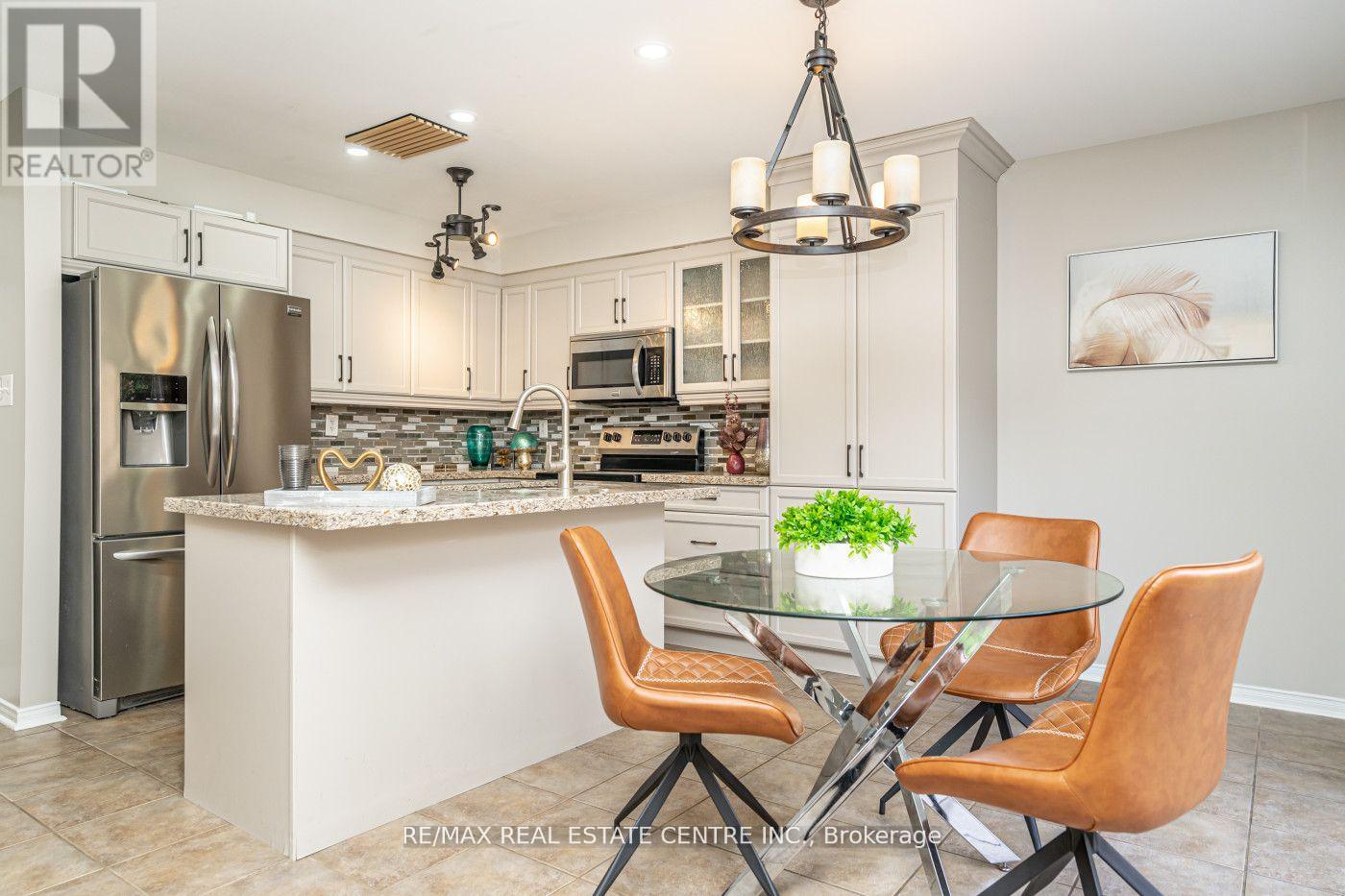 107 Crown Victoria Drive, Brampton, Ontario  L7A 3X9 - Photo 12 - W12495840