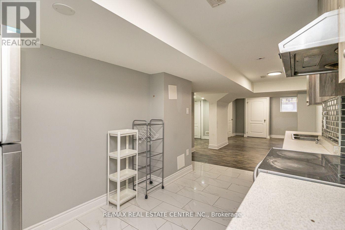 107 Crown Victoria Drive, Brampton, Ontario  L7A 3X9 - Photo 31 - W12495840