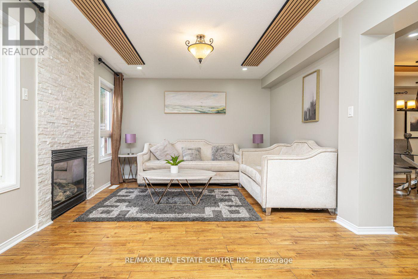 107 Crown Victoria Drive, Brampton, Ontario  L7A 3X9 - Photo 7 - W12495840