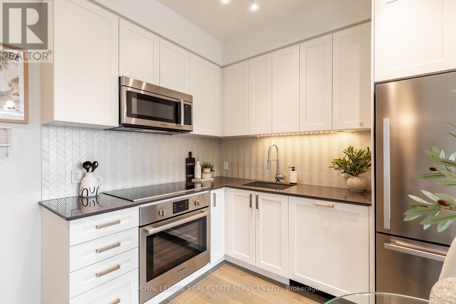 617 - 293 The Kingsway, Toronto, Ontario  M9A 0E8 - Photo 10 - W12495852