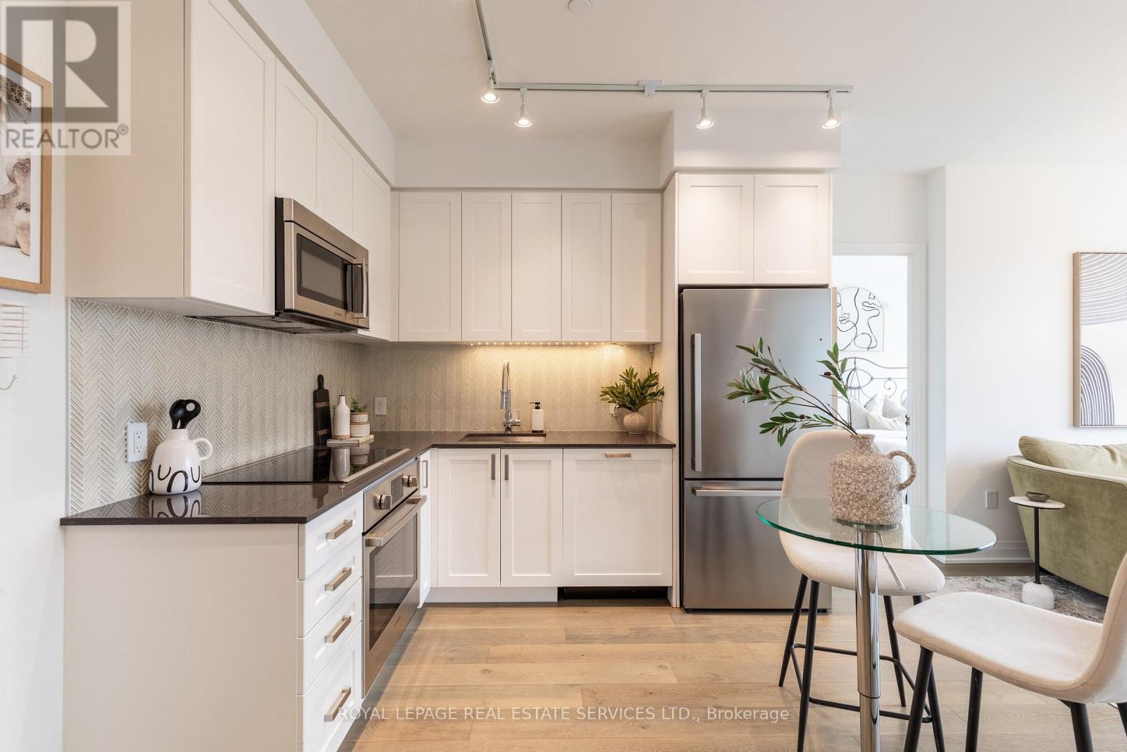 617 - 293 The Kingsway, Toronto, Ontario  M9A 0E8 - Photo 9 - W12495852