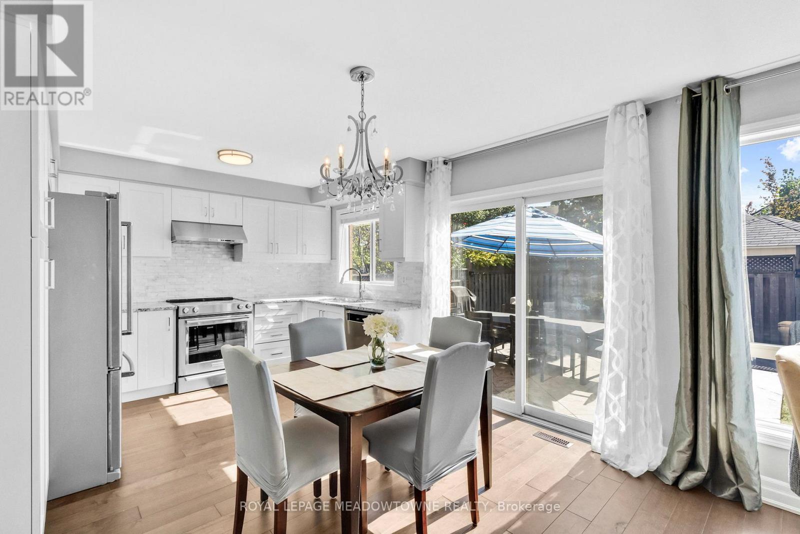 583 Caverhill Crescent, Milton, Ontario  L9T 5K5 - Photo 18 - W12495880