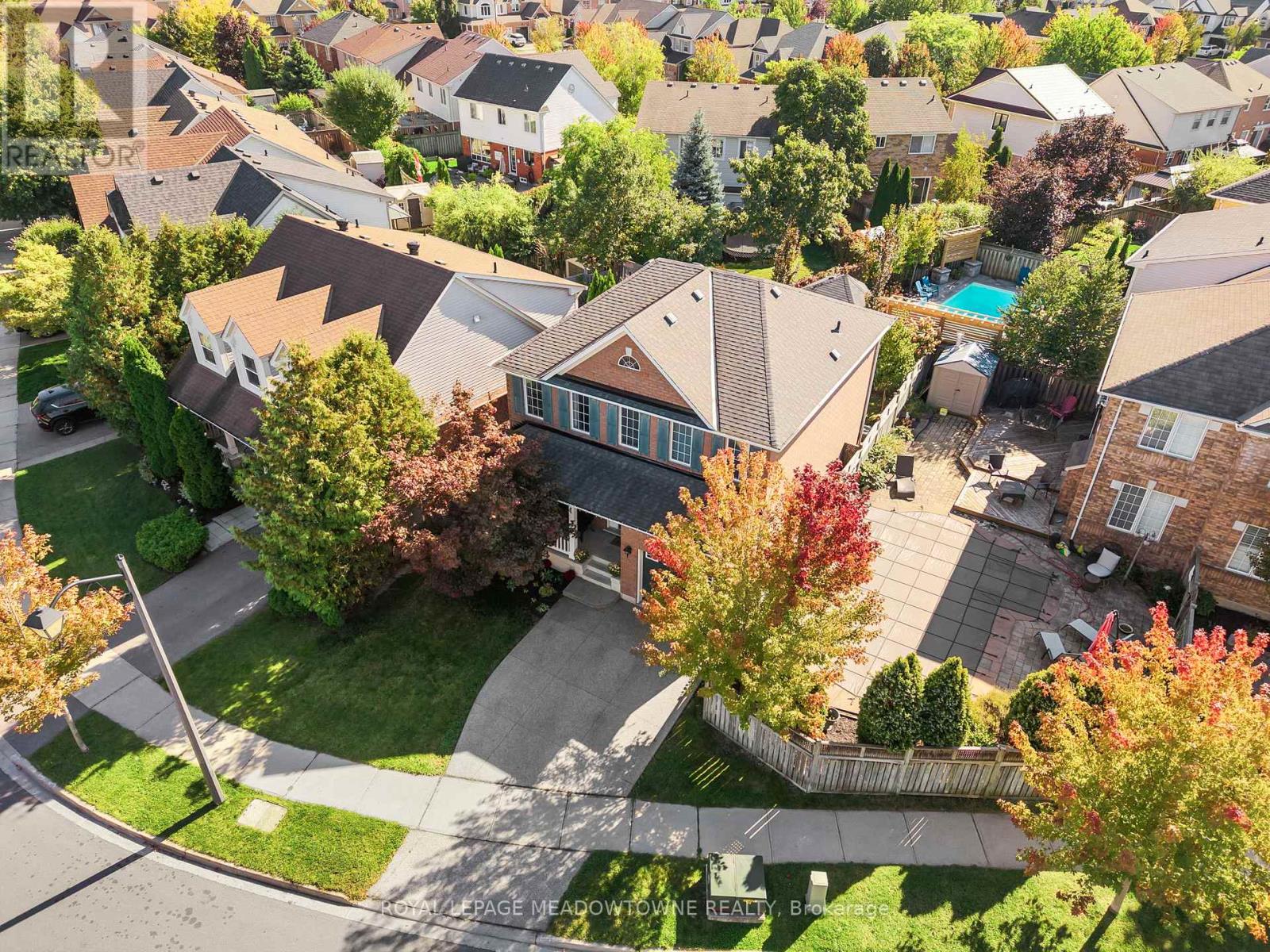 583 Caverhill Crescent, Milton, Ontario  L9T 5K5 - Photo 2 - W12495880