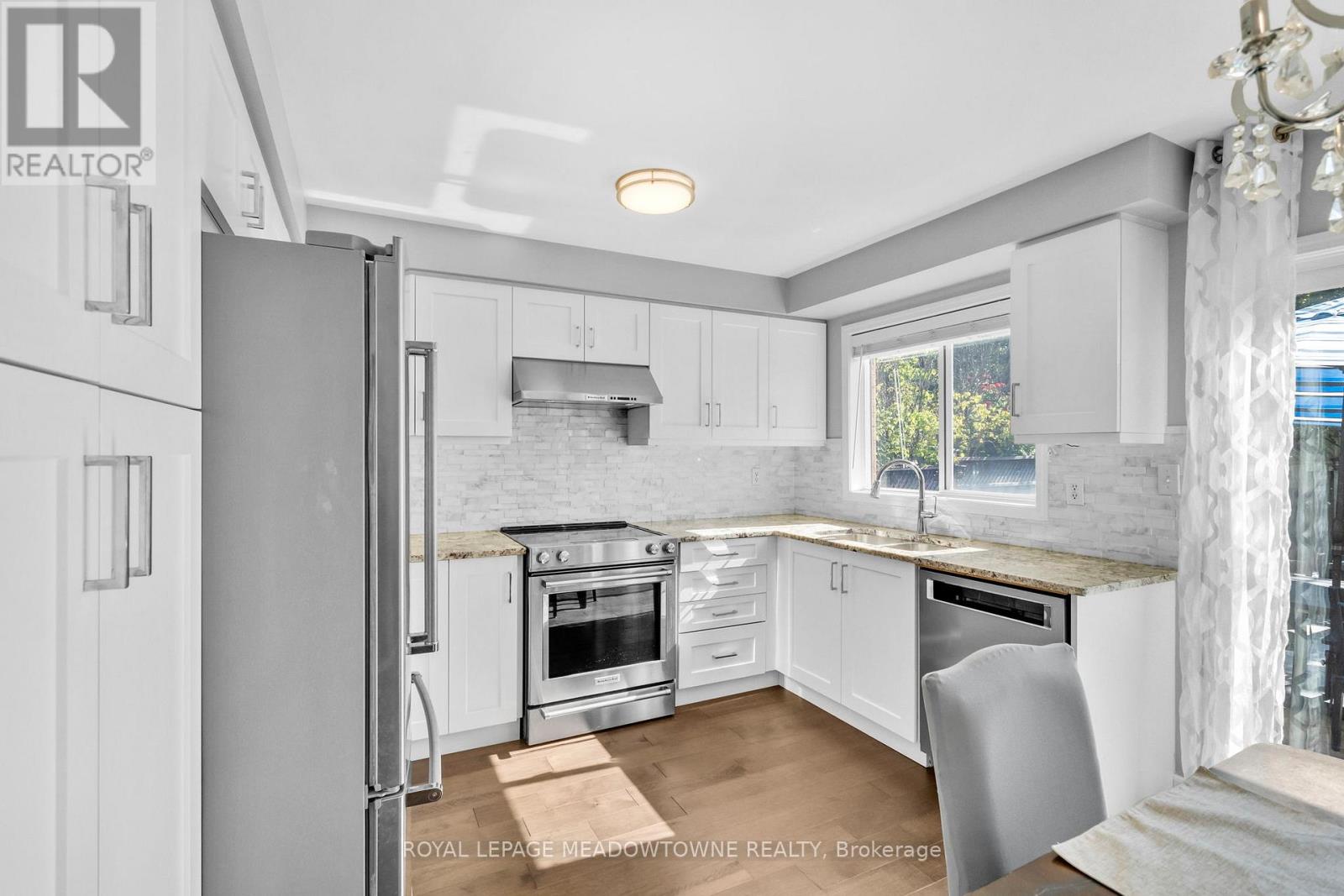 583 Caverhill Crescent, Milton, Ontario  L9T 5K5 - Photo 21 - W12495880