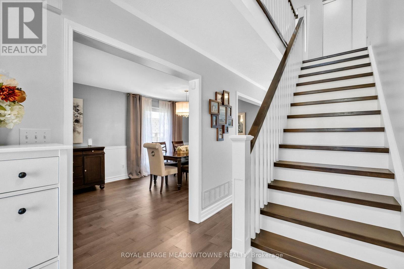 583 Caverhill Crescent, Milton, Ontario  L9T 5K5 - Photo 8 - W12495880