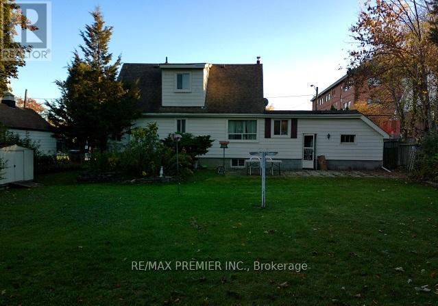 6 Wardlaw Crescent, Toronto, Ontario  M9V 1L2 - Photo 5 - W12495904