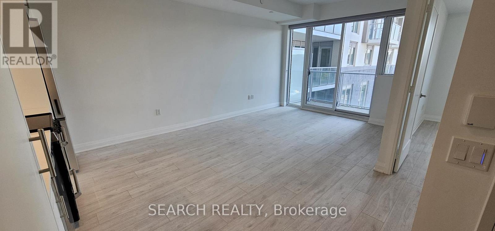 301 - 412 Silver Maple Road, Oakville, Ontario  L6H 7E3 - Photo 5 - W12495918