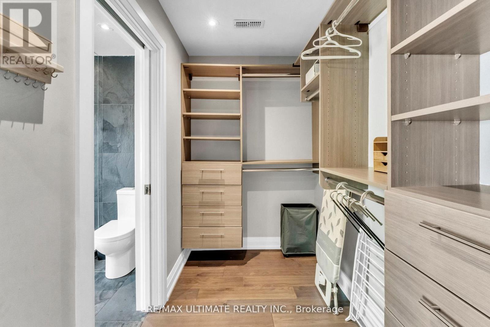 10 Oakdene Crescent, Toronto, Ontario  M4J 4H9 - Photo 24 - E12492918