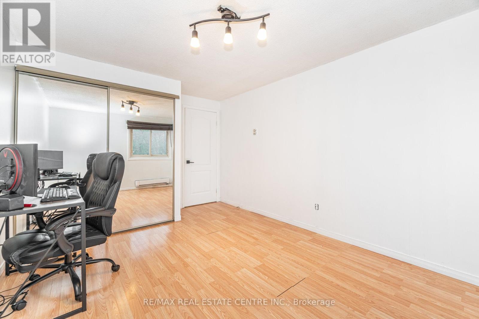 26 Haley Court, Brampton, Ontario  L6S 1N6 - Photo 20 - W12495928