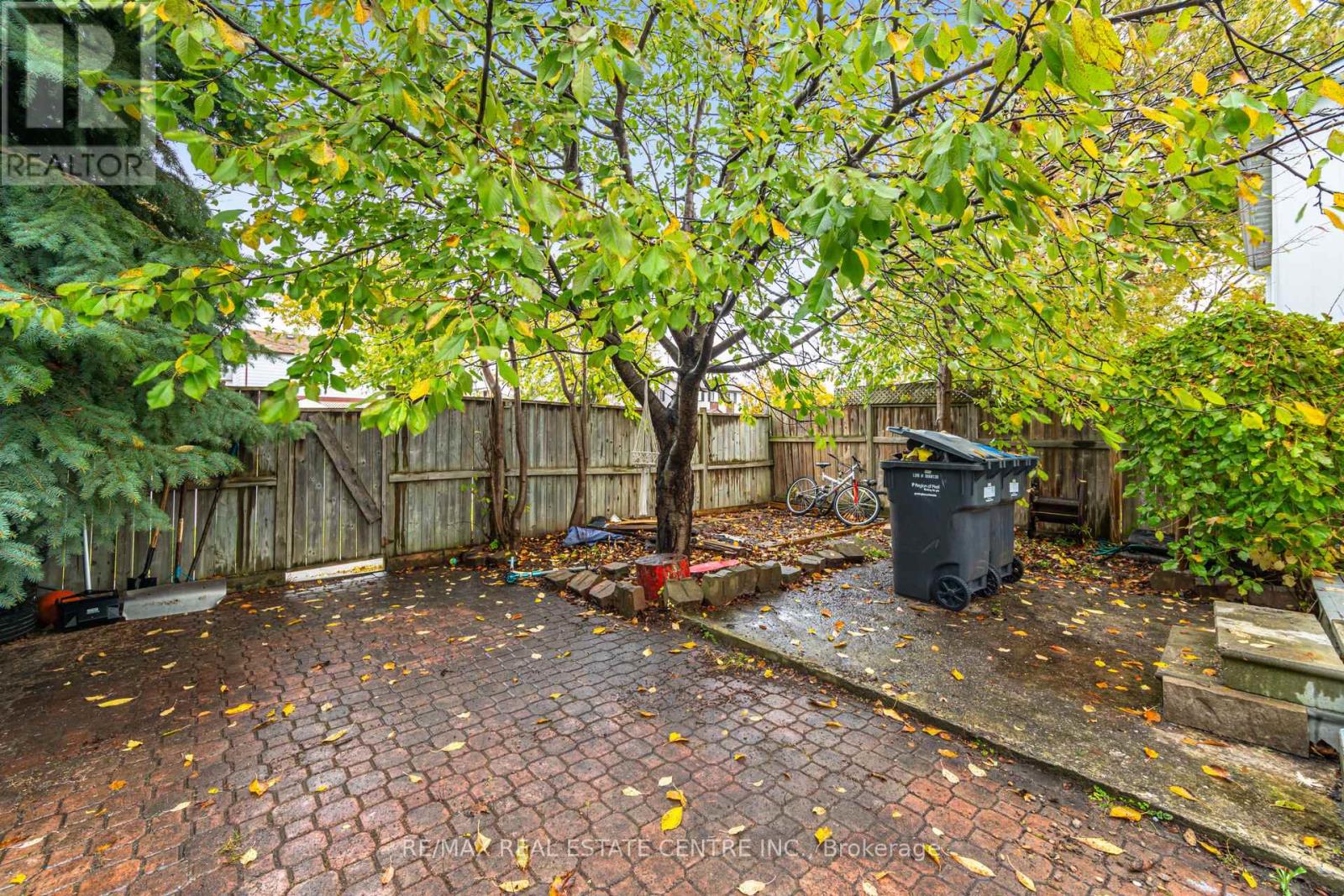 26 Haley Court, Brampton, Ontario  L6S 1N6 - Photo 35 - W12495928