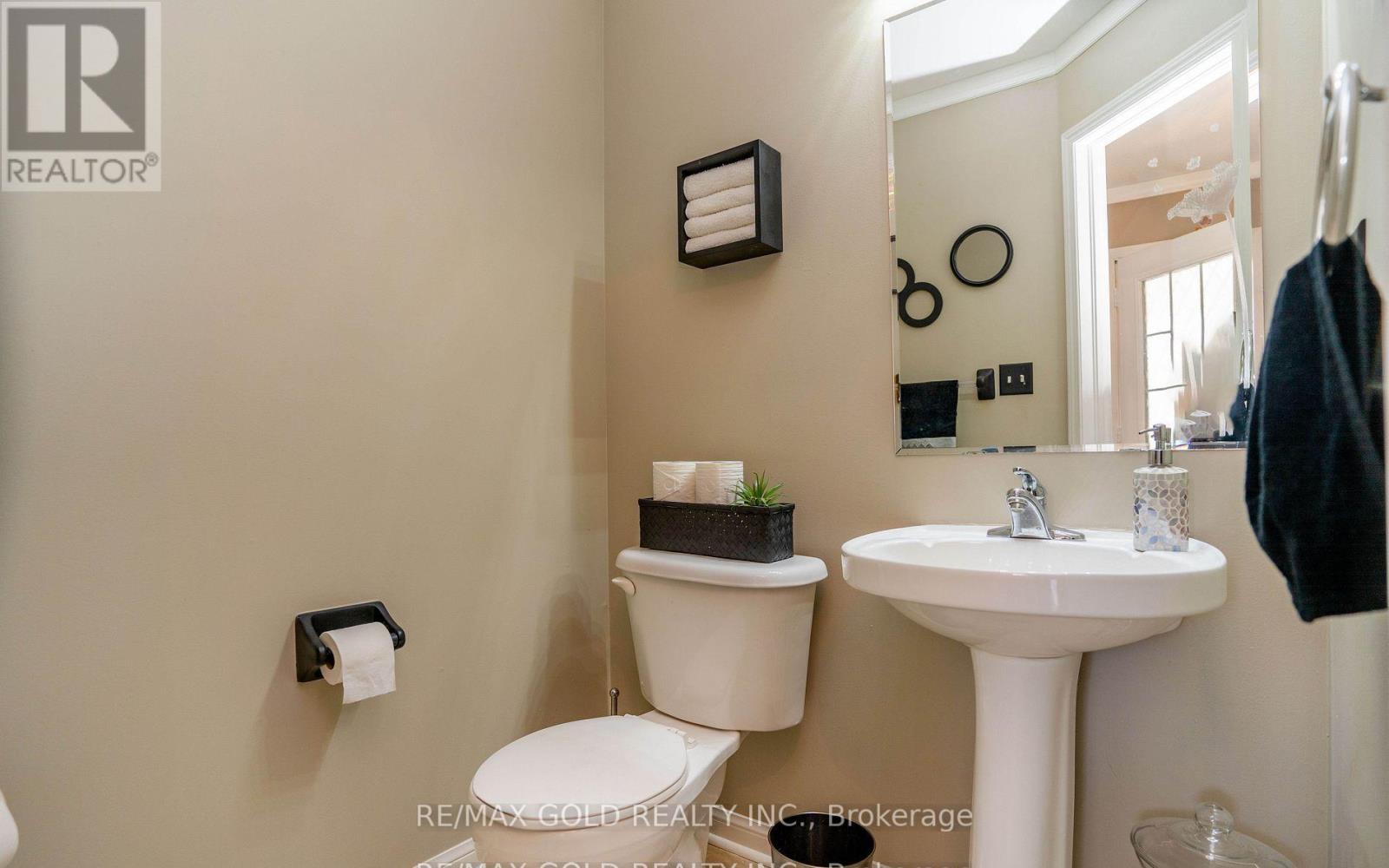 34 Jingle Crescent, Brampton, Ontario  L6S 0B2 - Photo 18 - W12495948