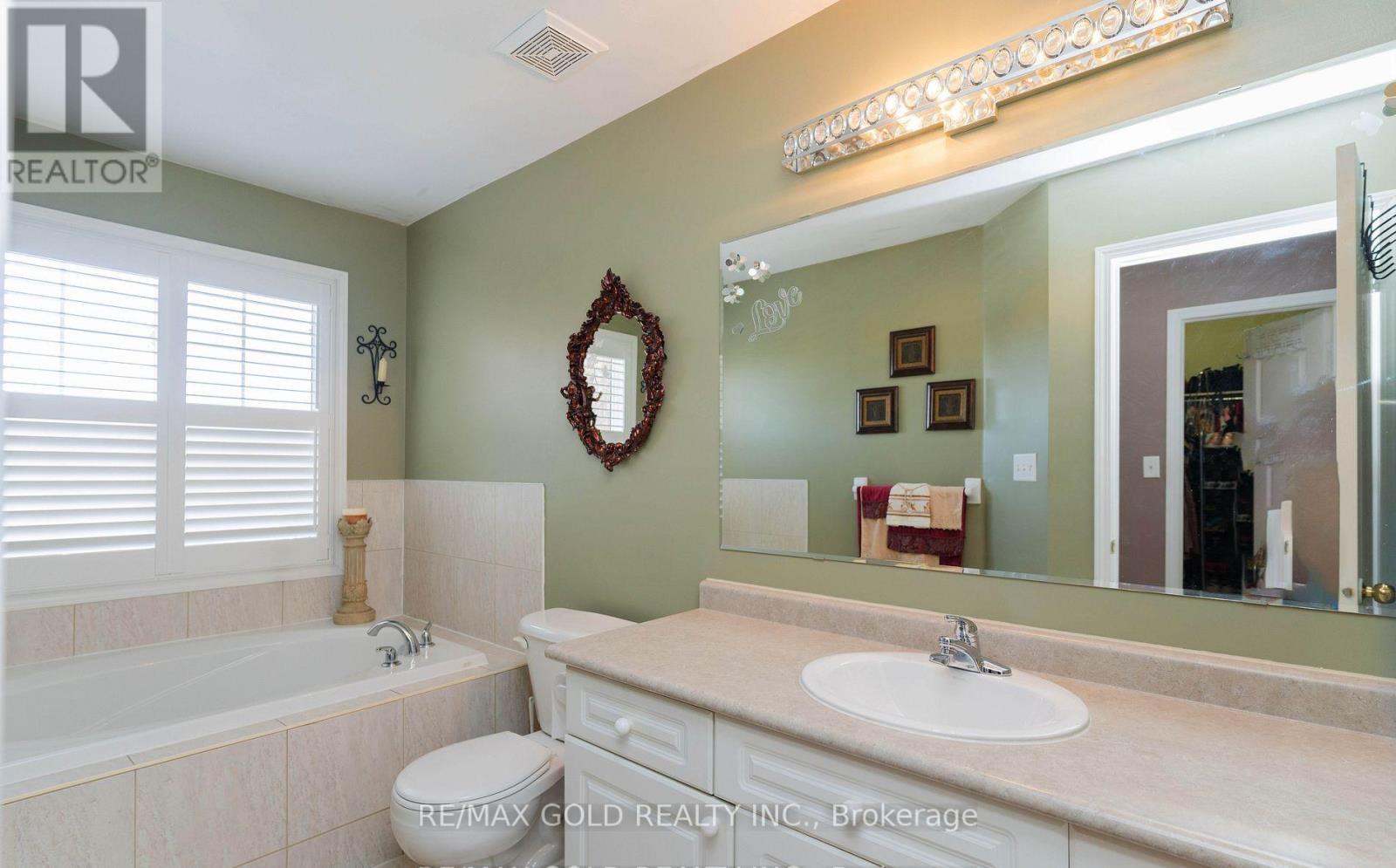 34 Jingle Crescent, Brampton, Ontario  L6S 0B2 - Photo 22 - W12495948