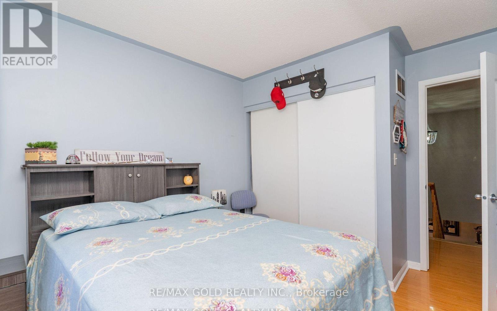 34 Jingle Crescent, Brampton, Ontario  L6S 0B2 - Photo 24 - W12495948