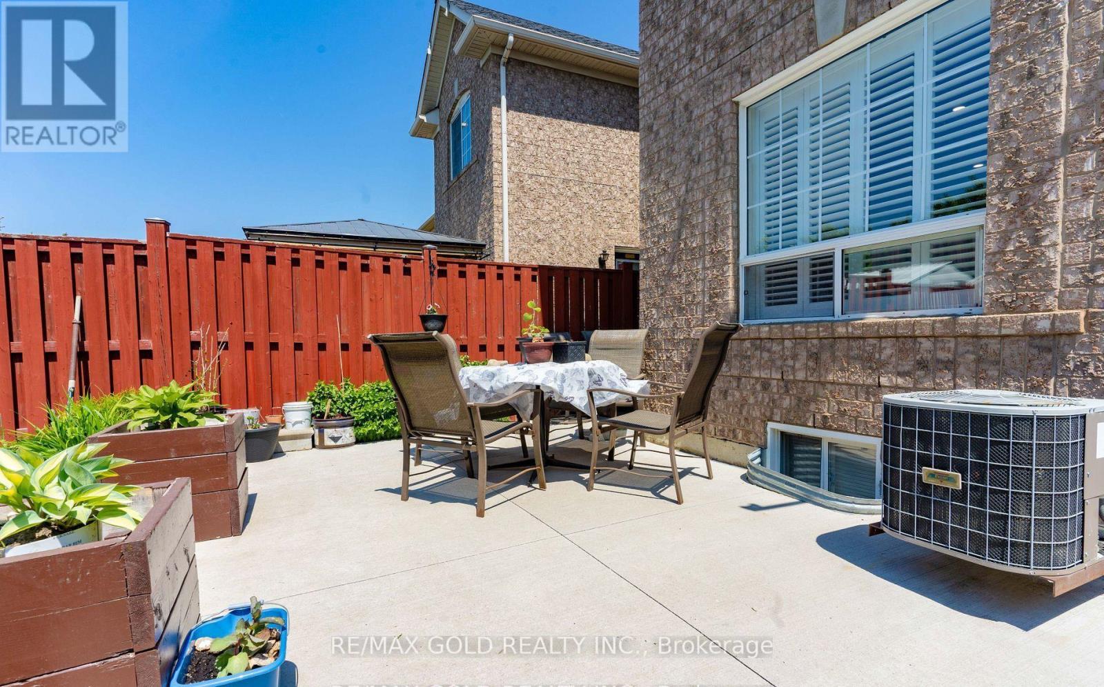 34 Jingle Crescent, Brampton, Ontario  L6S 0B2 - Photo 32 - W12495948