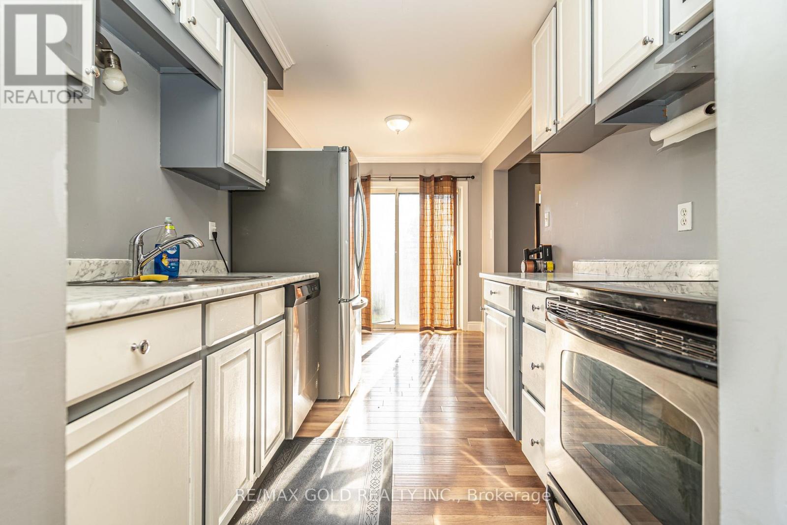 41 - 46 Dearbourne Boulevard, Brampton, Ontario  L6T 1J7 - Photo 10 - W12496036