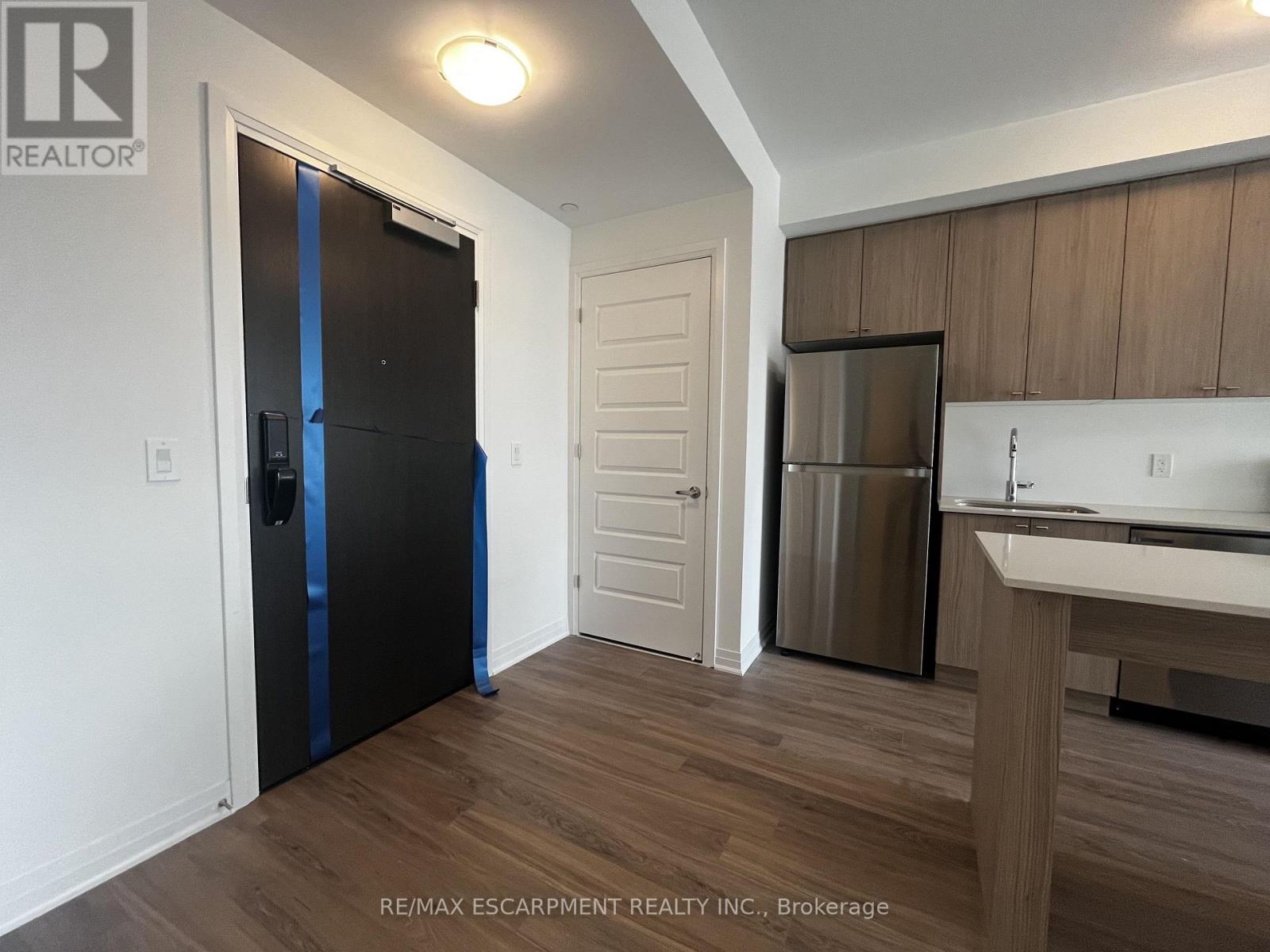 222 - 490 Gordon Krantz Avenue, Milton, Ontario  L9T 2X5 - Photo 7 - W12496068