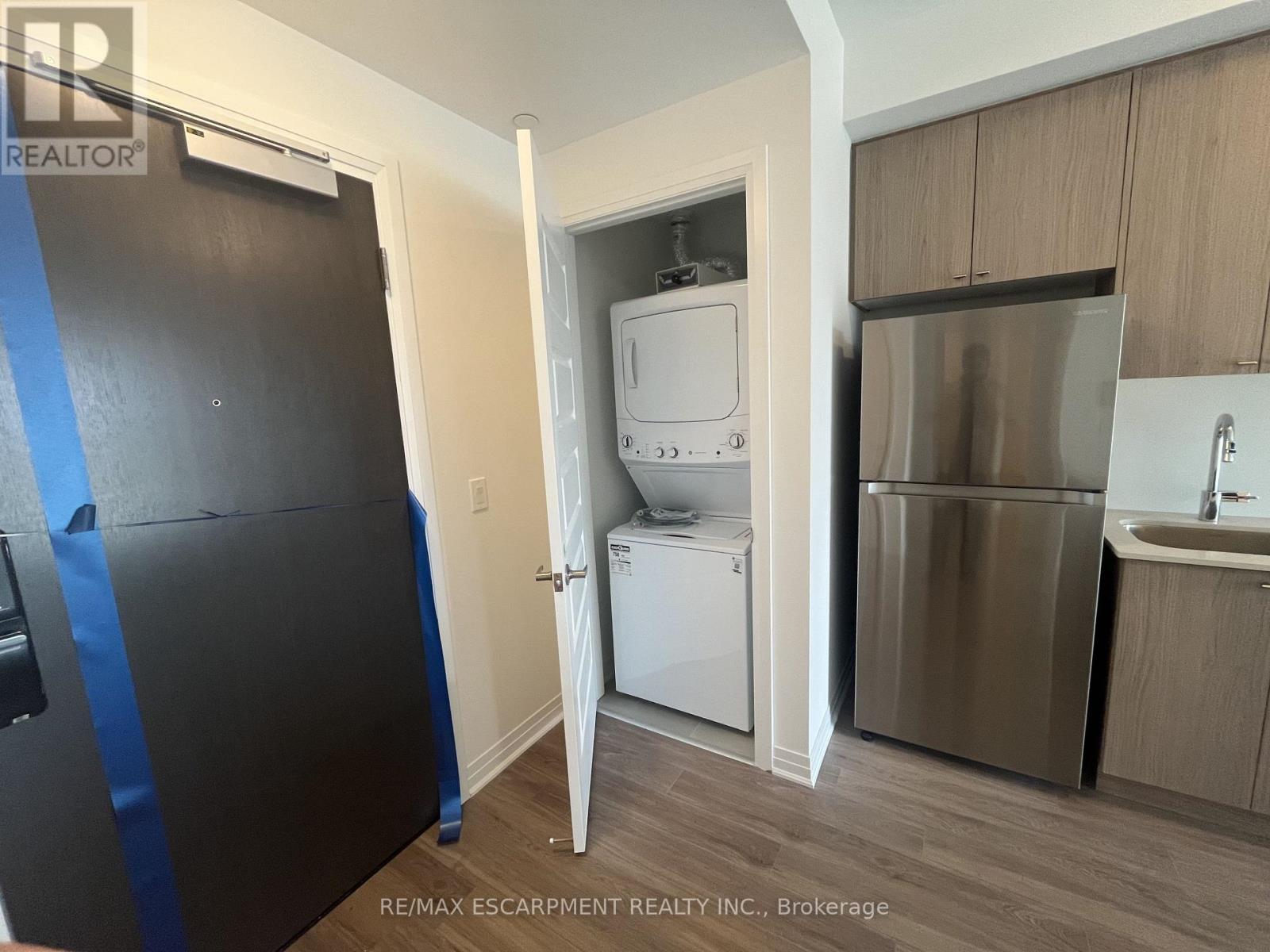 222 - 490 Gordon Krantz Avenue, Milton, Ontario  L9T 2X5 - Photo 8 - W12496068