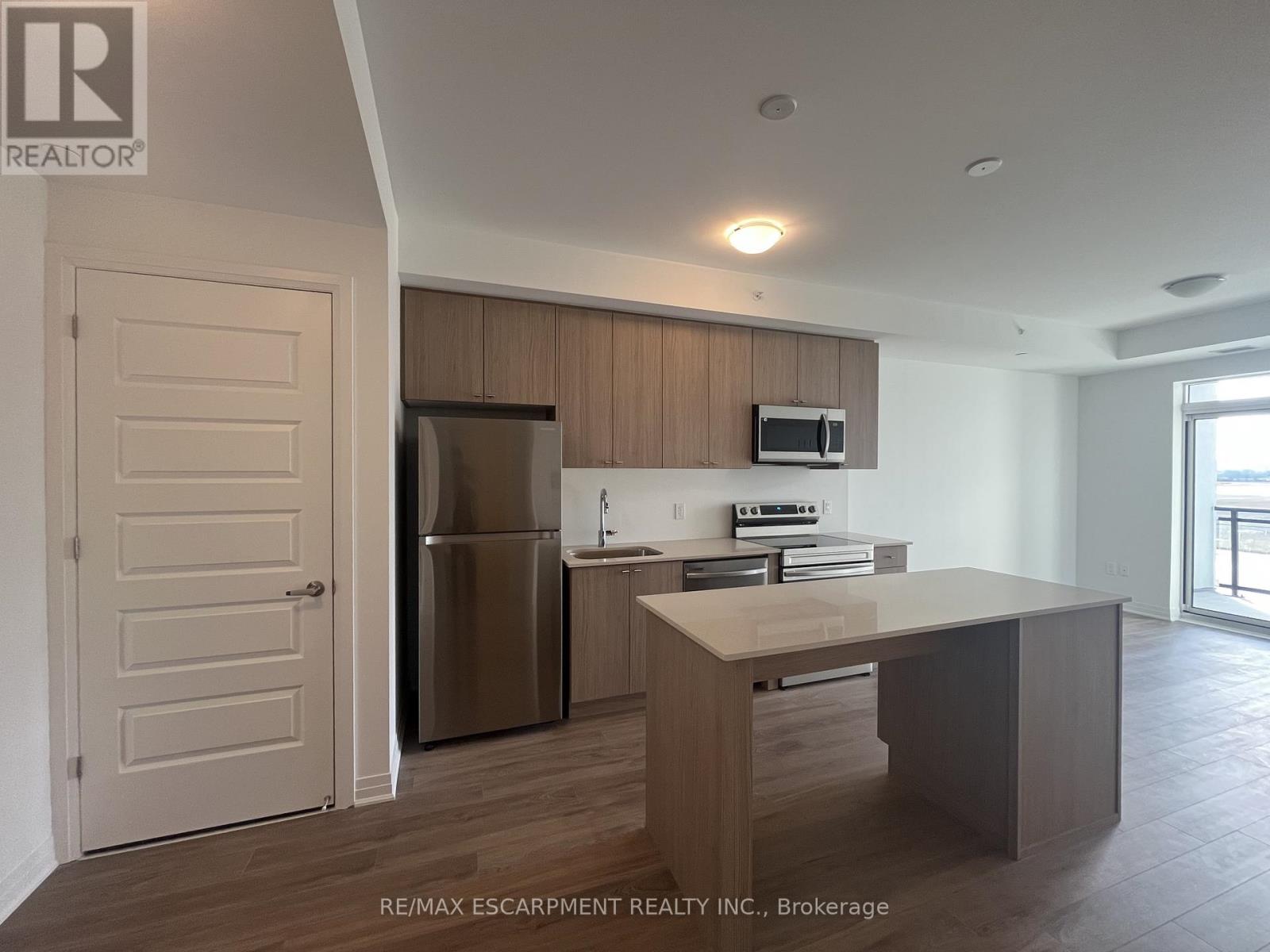 222 - 490 Gordon Krantz Avenue, Milton, Ontario  L9T 2X5 - Photo 9 - W12496068