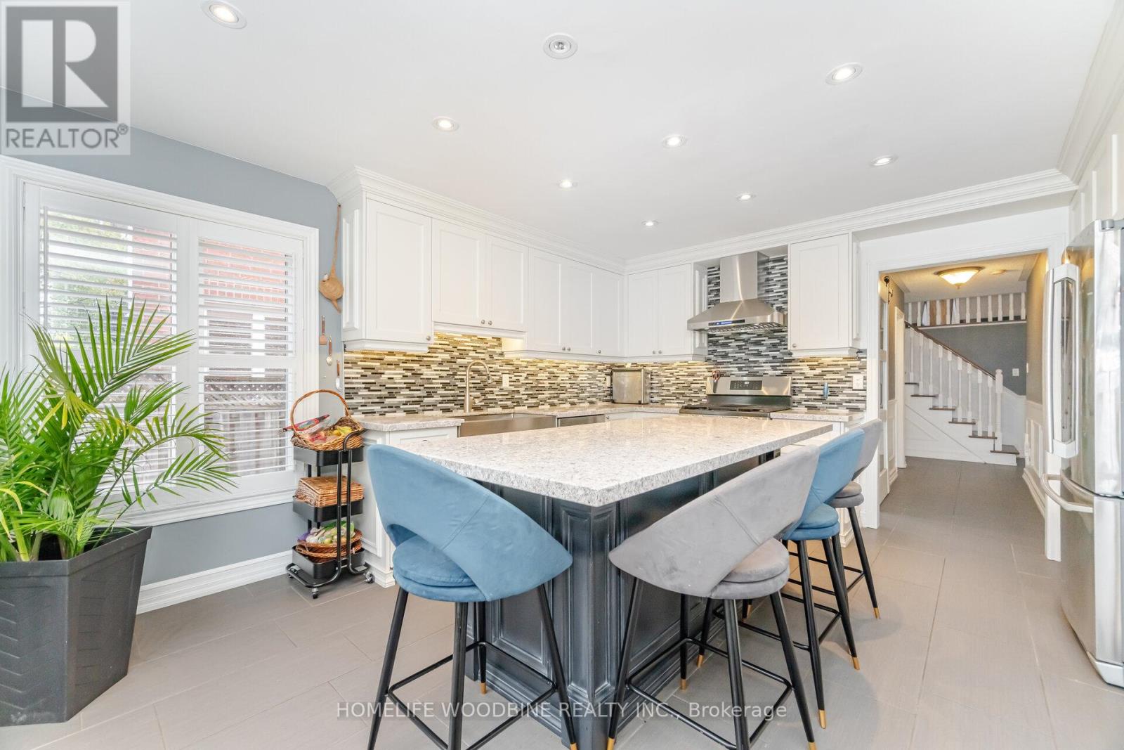 2546 Burnford Trail N, Mississauga, Ontario  L5M 5E3 - Photo 10 - W12496072