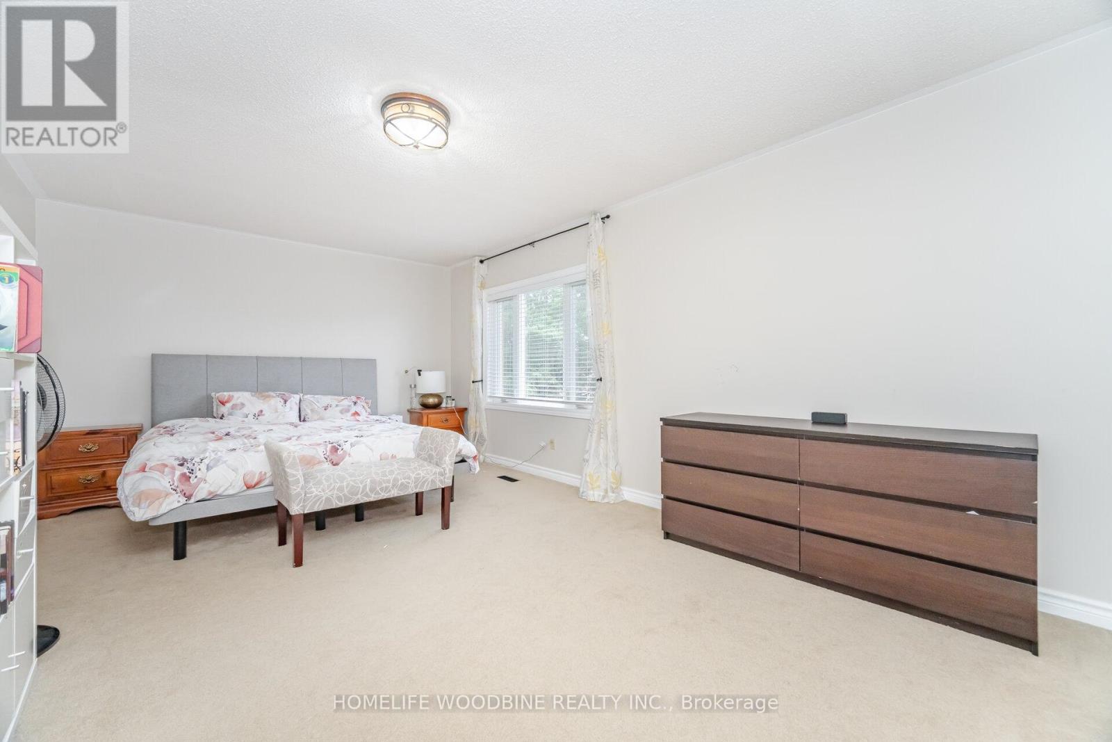 2546 Burnford Trail N, Mississauga, Ontario  L5M 5E3 - Photo 19 - W12496072