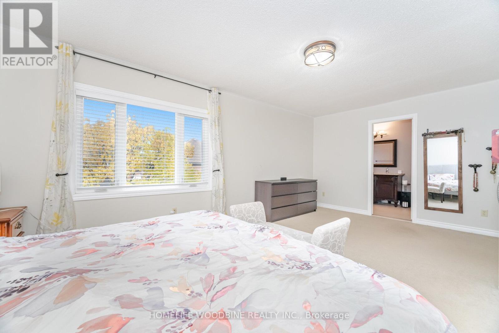 2546 Burnford Trail N, Mississauga, Ontario  L5M 5E3 - Photo 21 - W12496072