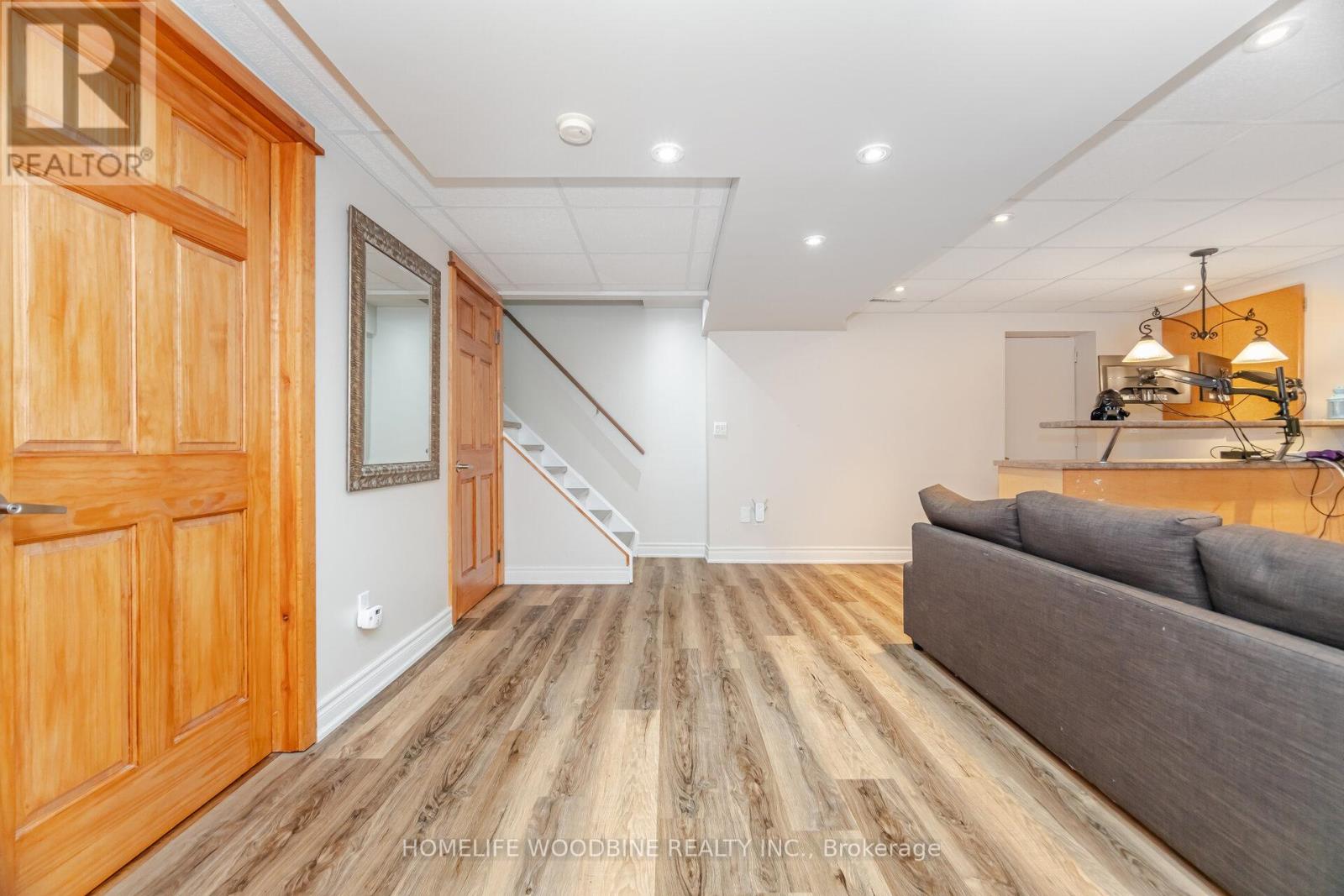 2546 Burnford Trail N, Mississauga, Ontario  L5M 5E3 - Photo 35 - W12496072