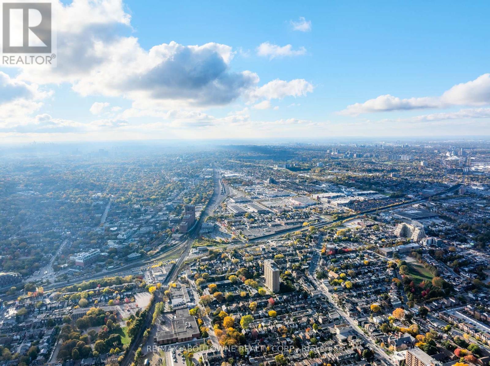 144 - 12 Foundry Avenue, Toronto, Ontario  M6H 0A7 - Photo 44 - W12496092