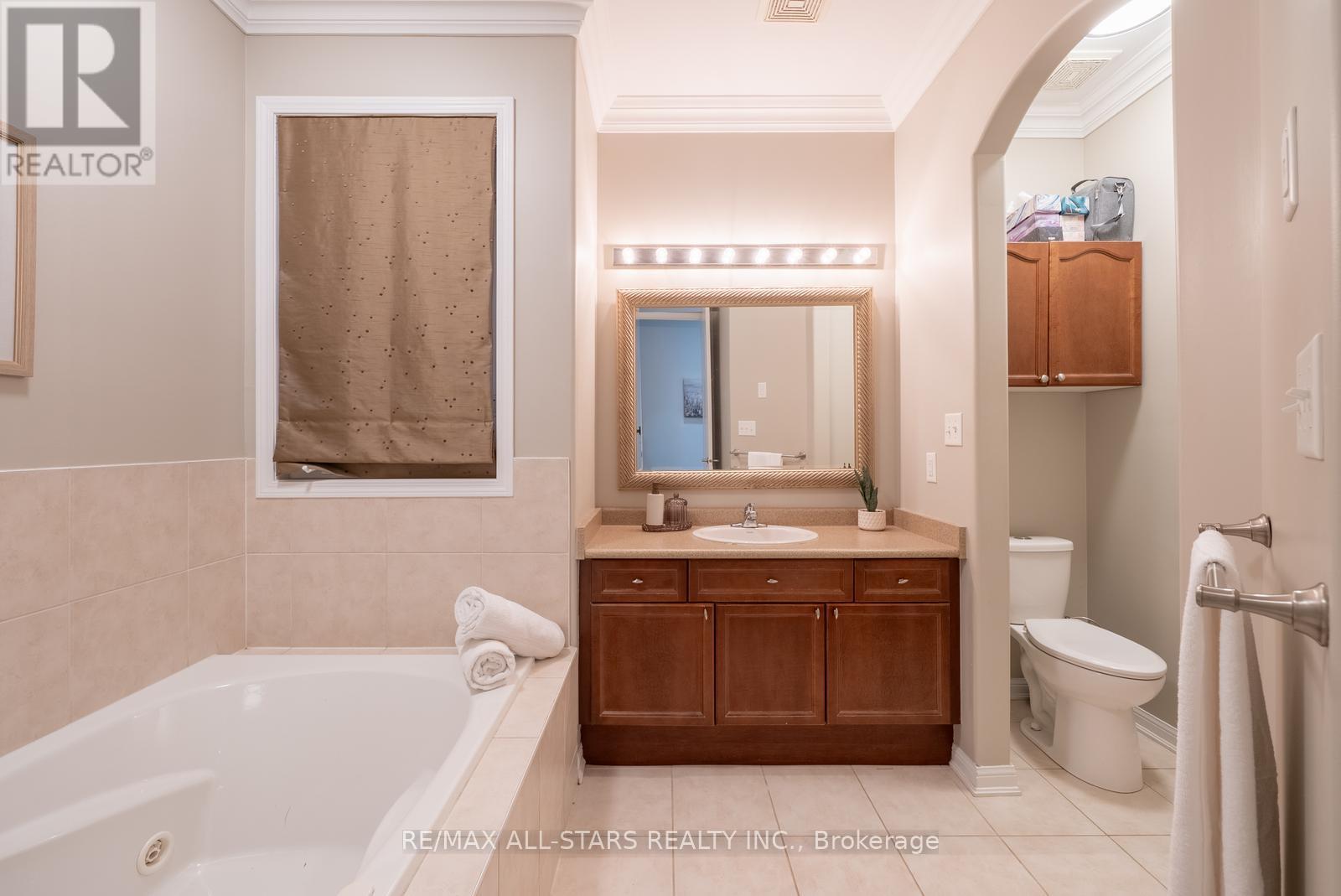 134 Stephensbrook Circle, Whitchurch-Stouffville, Ontario  L4A 0G4 - Photo 23 - N12422774