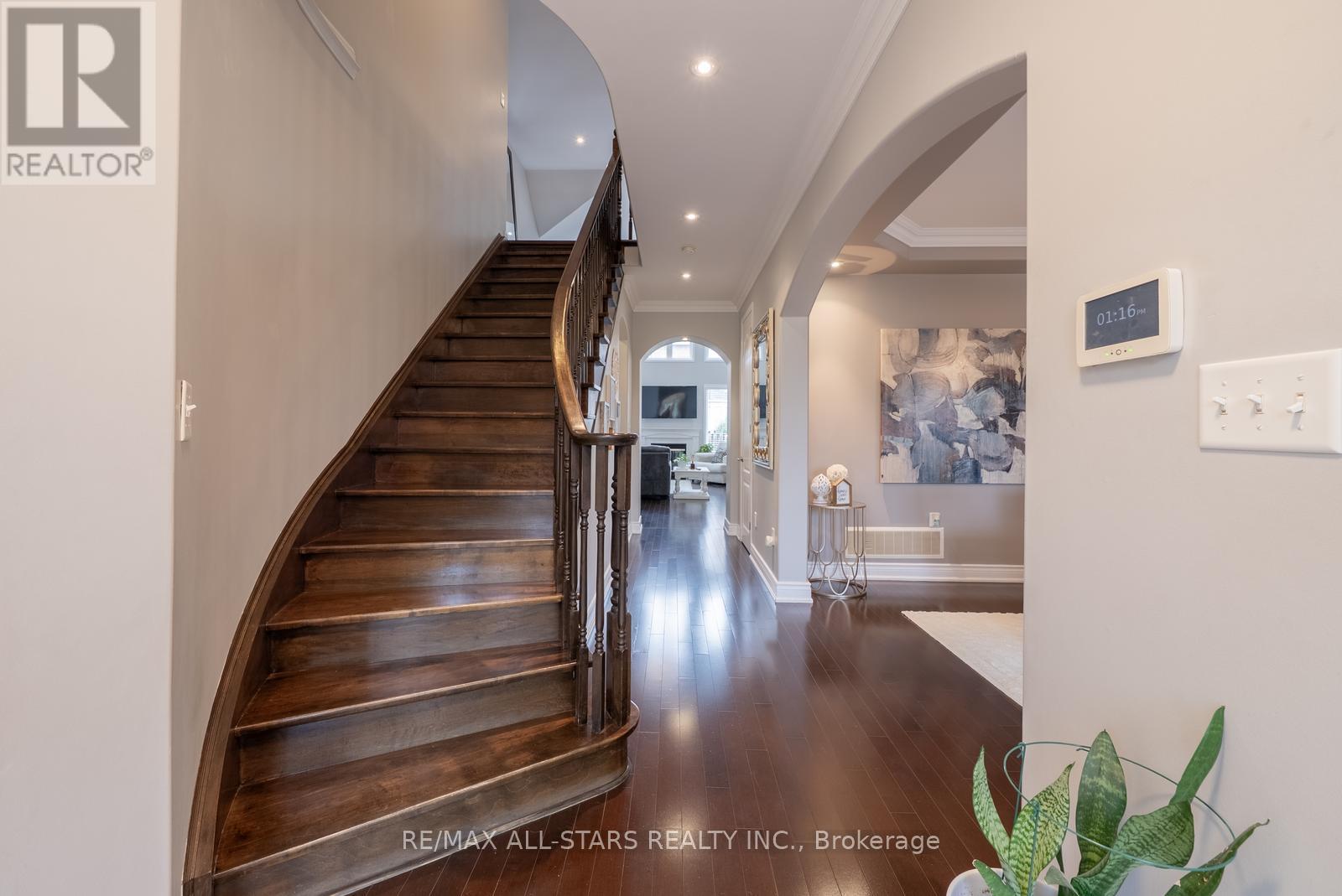 134 Stephensbrook Circle, Whitchurch-Stouffville, Ontario  L4A 0G4 - Photo 4 - N12422774