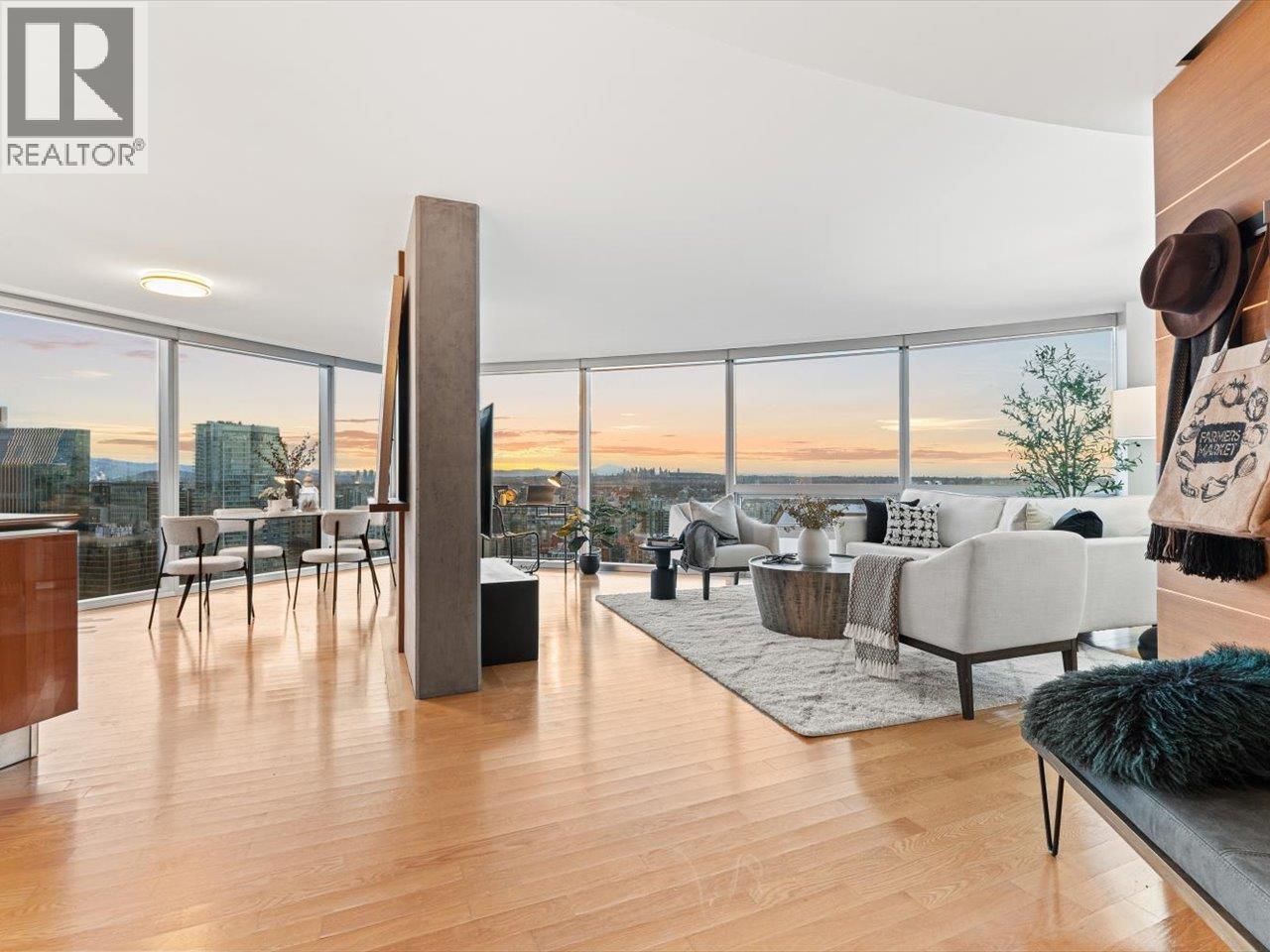 3204 938 NELSON STREET, Vancouver, British Columbia