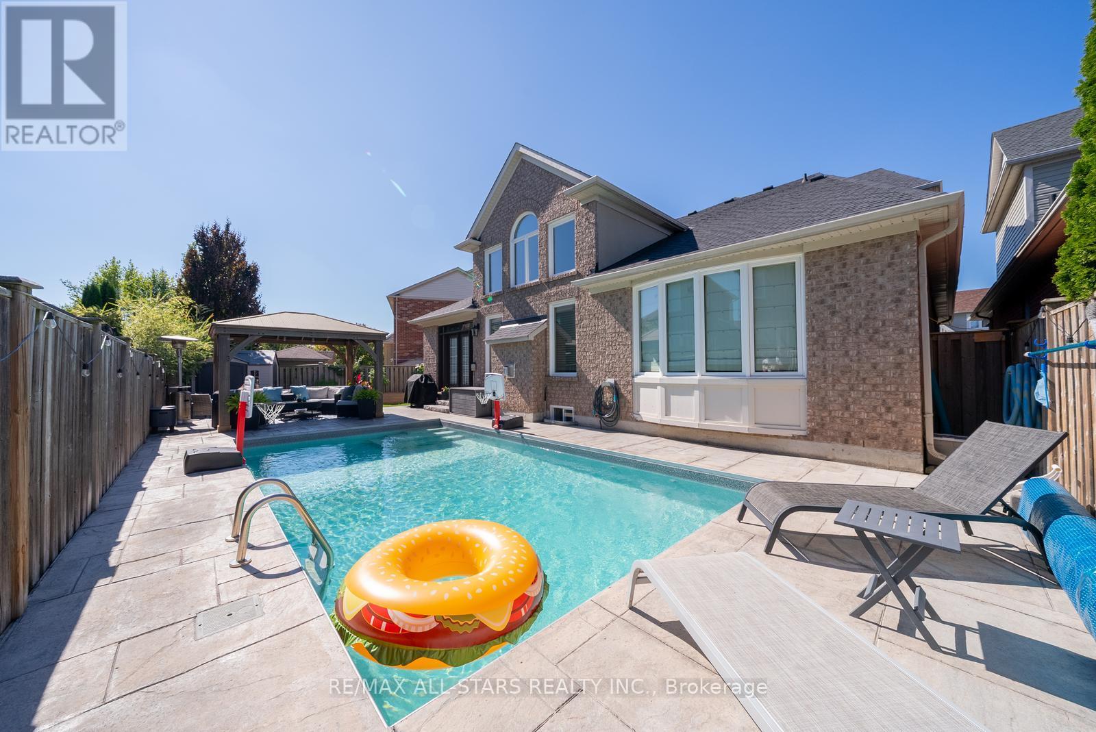 134 Stephensbrook Circle, Whitchurch-Stouffville, Ontario  L4A 0G4 - Photo 49 - N12422774