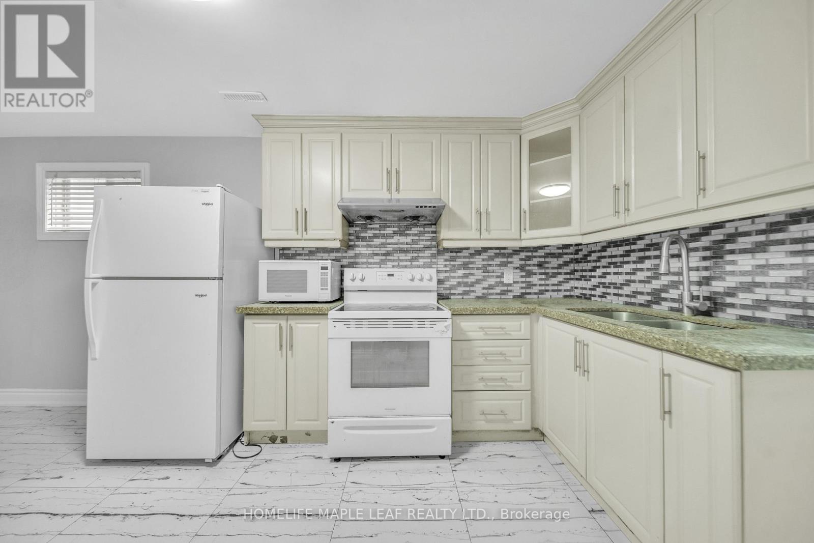 10 Pickard Lane, Brampton, Ontario  L6Y 2M5 - Photo 40 - W12495226