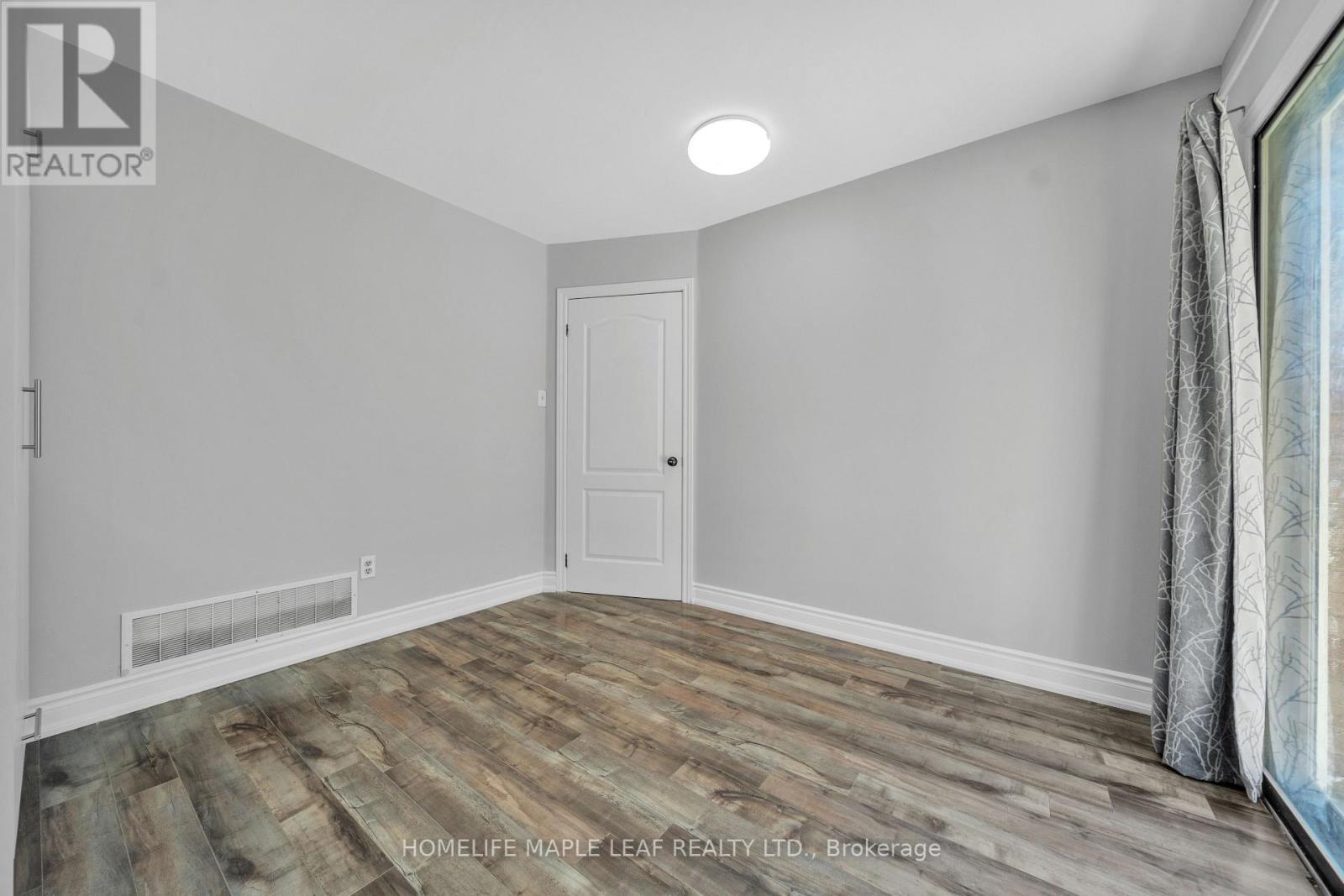 10 Pickard Lane, Brampton, Ontario  L6Y 2M5 - Photo 33 - W12495226