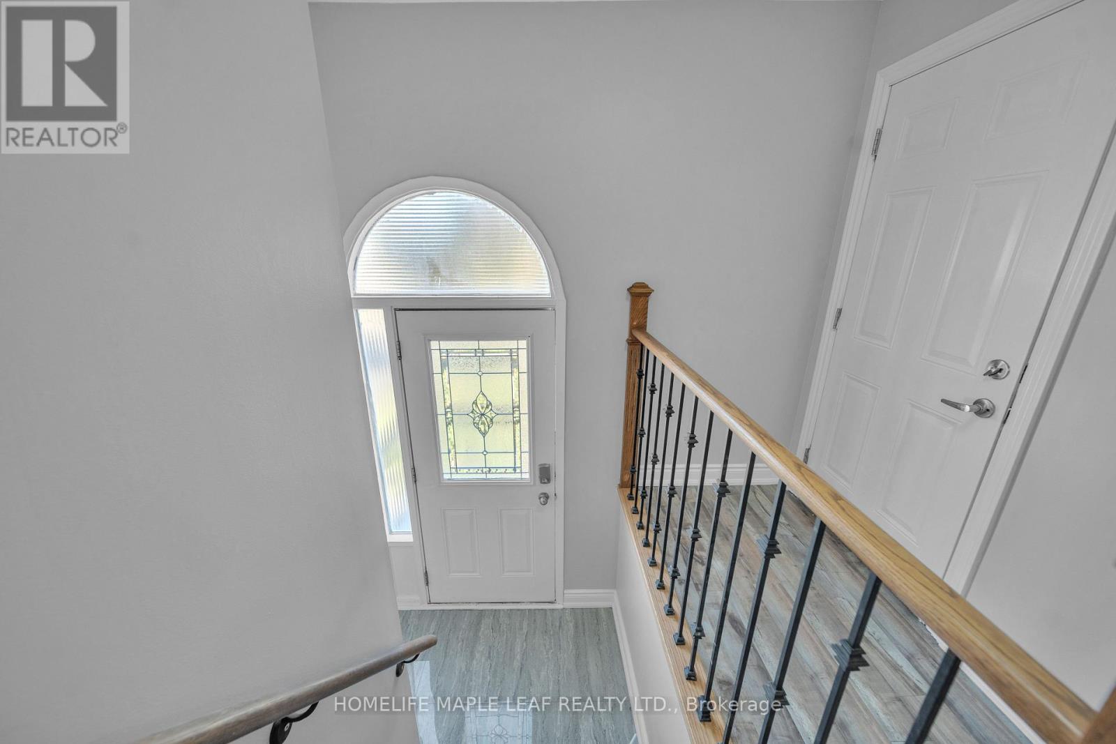 10 Pickard Lane, Brampton, Ontario  L6Y 2M5 - Photo 7 - W12495226