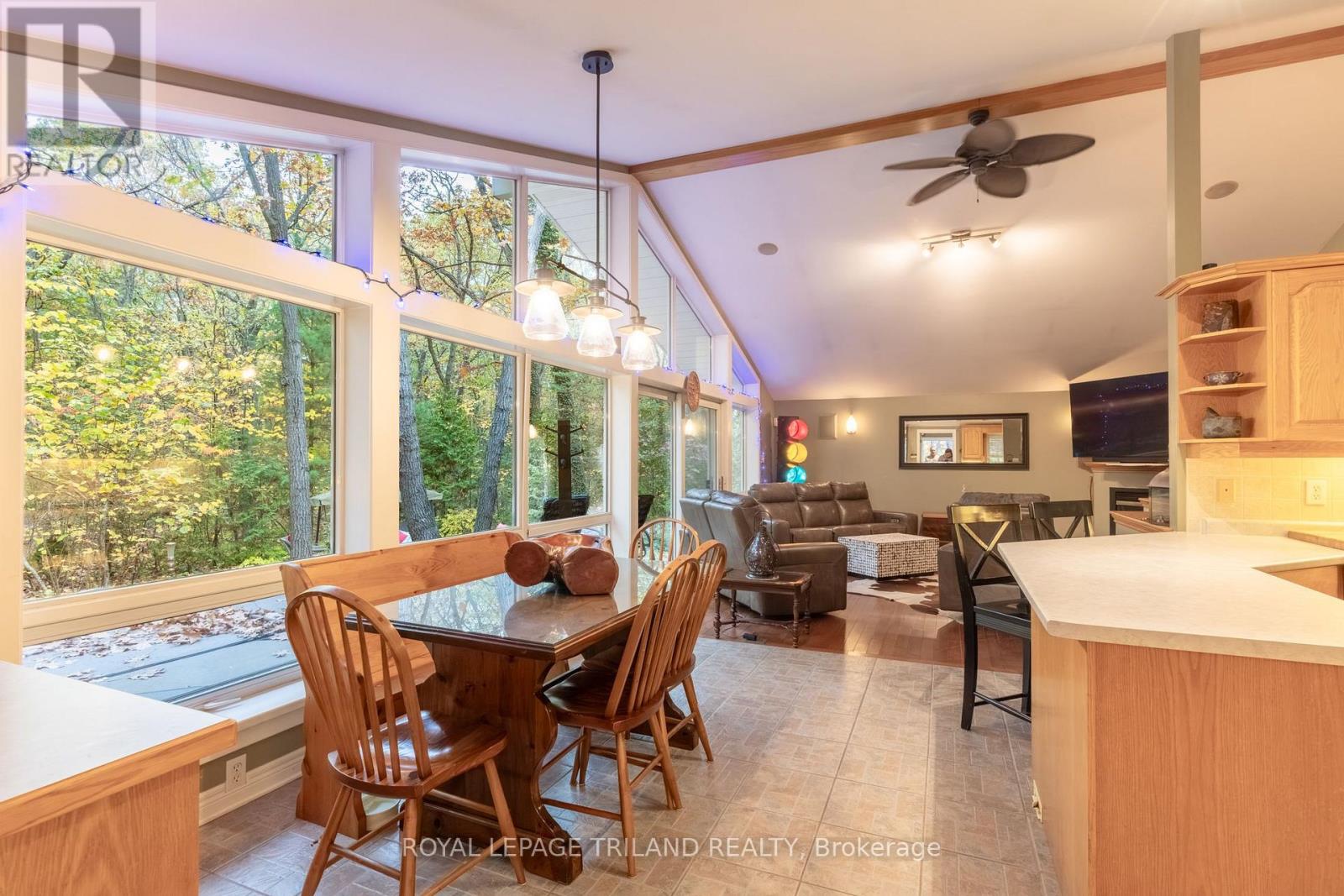 10092 Lakeshore Road, Lambton Shores (Grand Bend), Ontario  N0M 1T0 - Photo 3 - X12496120