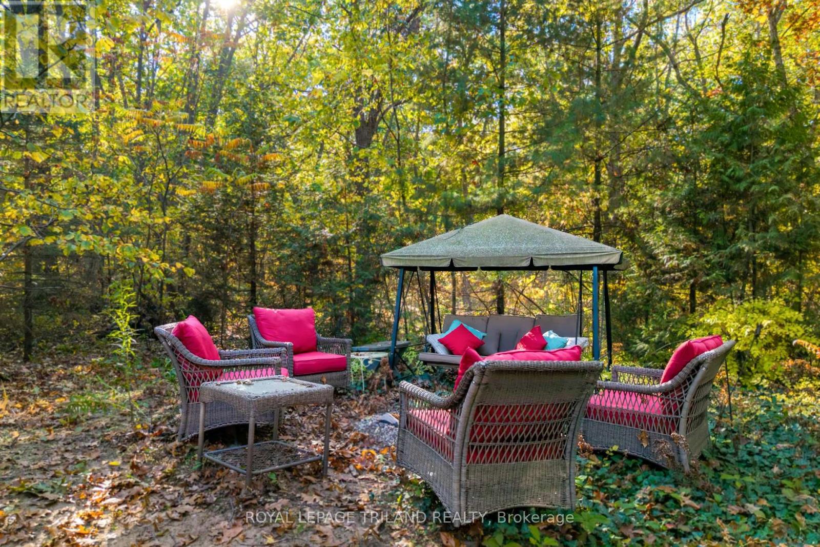 10092 Lakeshore Road, Lambton Shores (Grand Bend), Ontario  N0M 1T0 - Photo 44 - X12496120