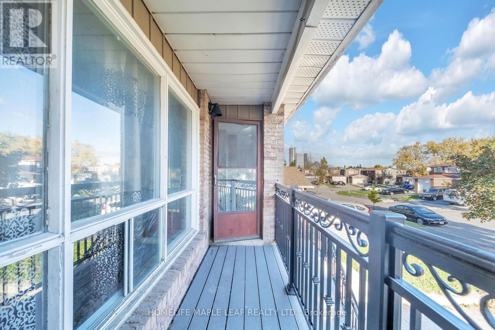 10 Pickard Lane, Brampton, Ontario  L6Y 2M5 - Photo 9 - W12495226