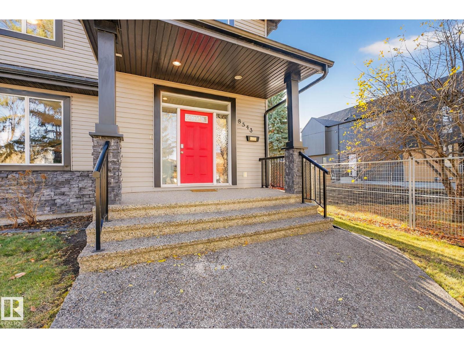 8543 81 Av Nw, Edmonton, Alberta  T6C 0W3 - Photo 2 - E4464198