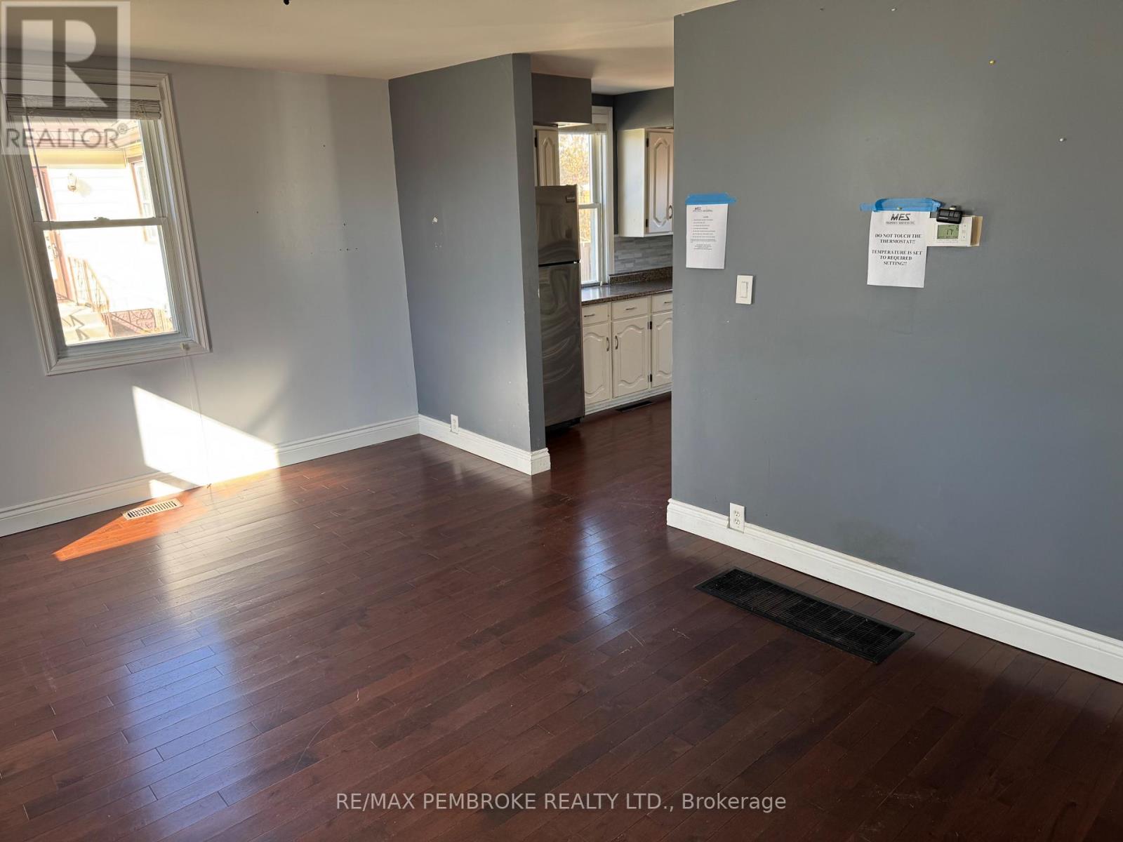 613 Roy Street W, Laurentian Valley, Ontario  K8A 6R9 - Photo 3 - X12496184