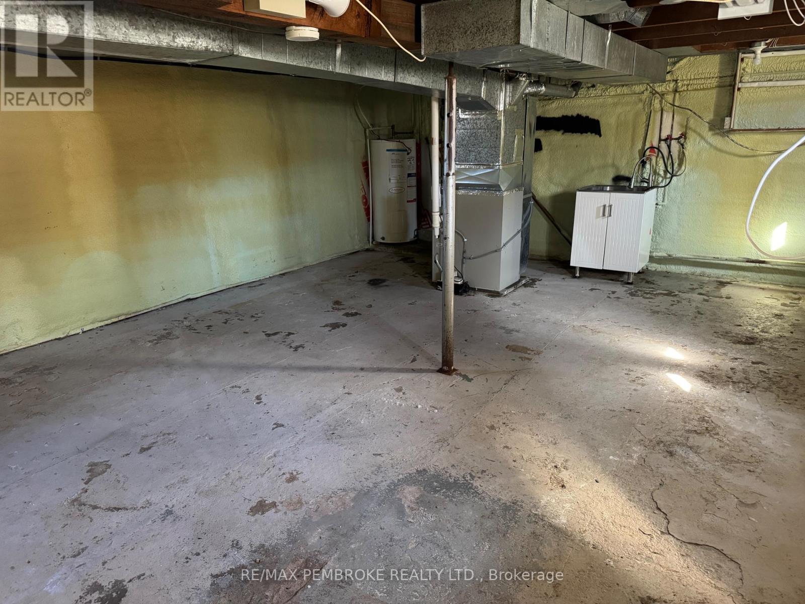 613 Roy Street W, Laurentian Valley, Ontario  K8A 6R9 - Photo 7 - X12496184