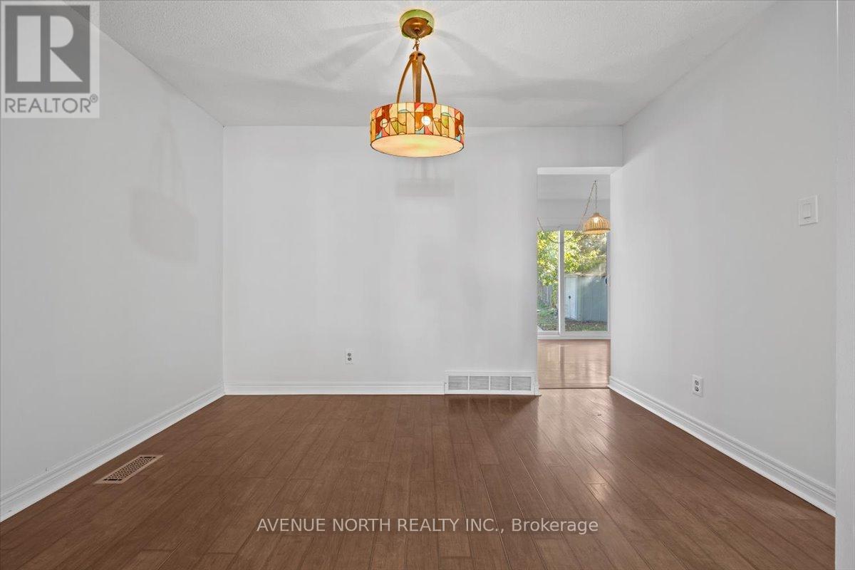 306 Elderberry Terrace, Ottawa, Ontario  K1E 1Z1 - Photo 12 - X12496098