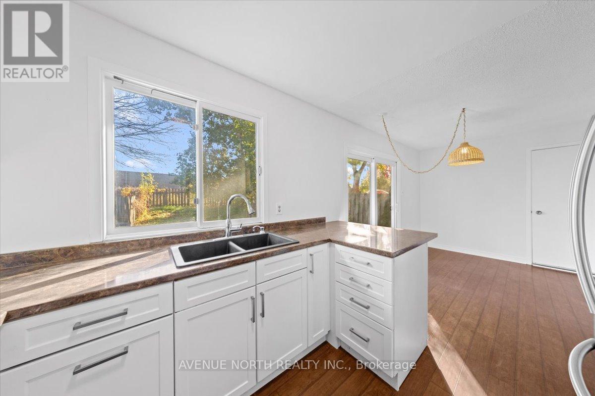 306 Elderberry Terrace, Ottawa, Ontario  K1E 1Z1 - Photo 18 - X12496098