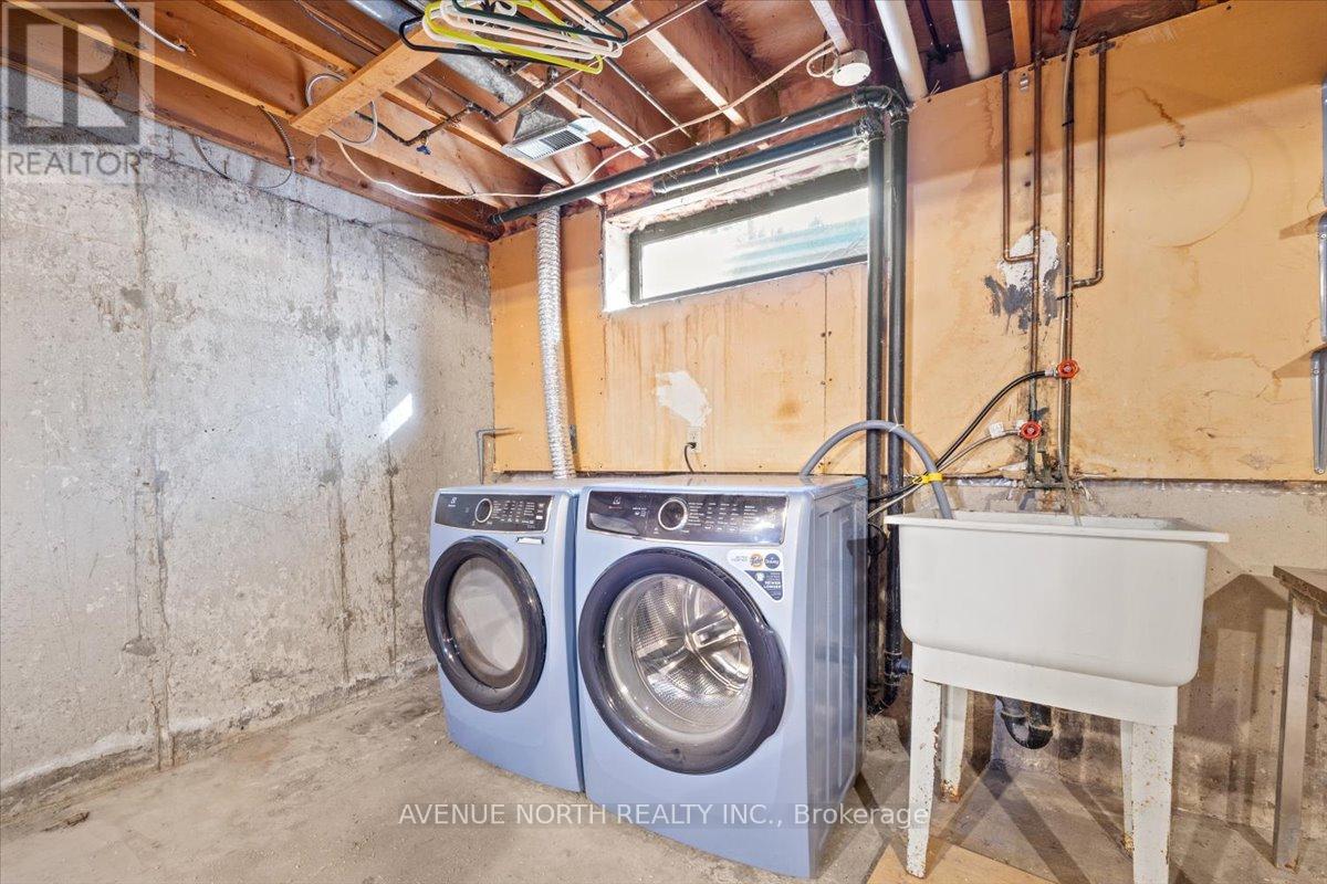 306 Elderberry Terrace, Ottawa, Ontario  K1E 1Z1 - Photo 33 - X12496098