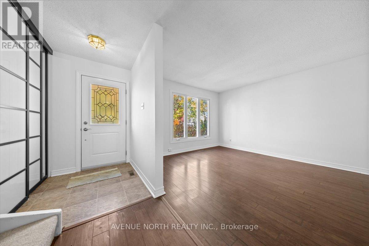 306 Elderberry Terrace, Ottawa, Ontario  K1E 1Z1 - Photo 4 - X12496098