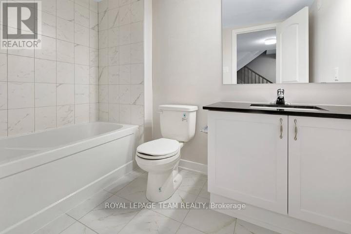 736 Mishi Private, Ottawa, Ontario  K1K 5C5 - Photo 13 - X12496100