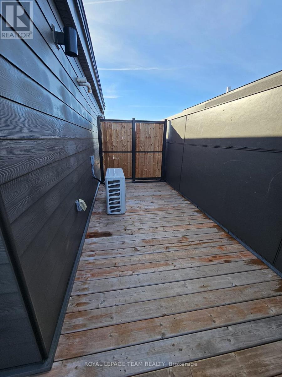 736 Mishi Private, Ottawa, Ontario  K1K 5C5 - Photo 17 - X12496100