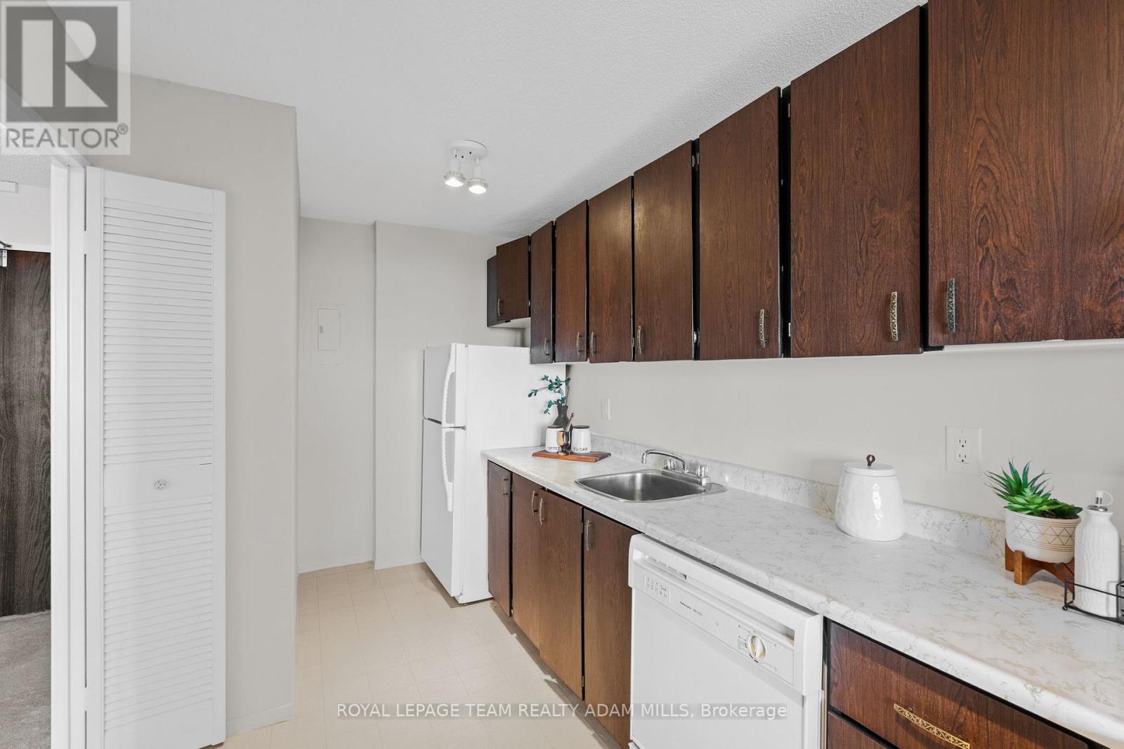 1707 - 1785 Frobisher Lane, Ottawa, Ontario  K1G 3T7 - Photo 12 - X12496224