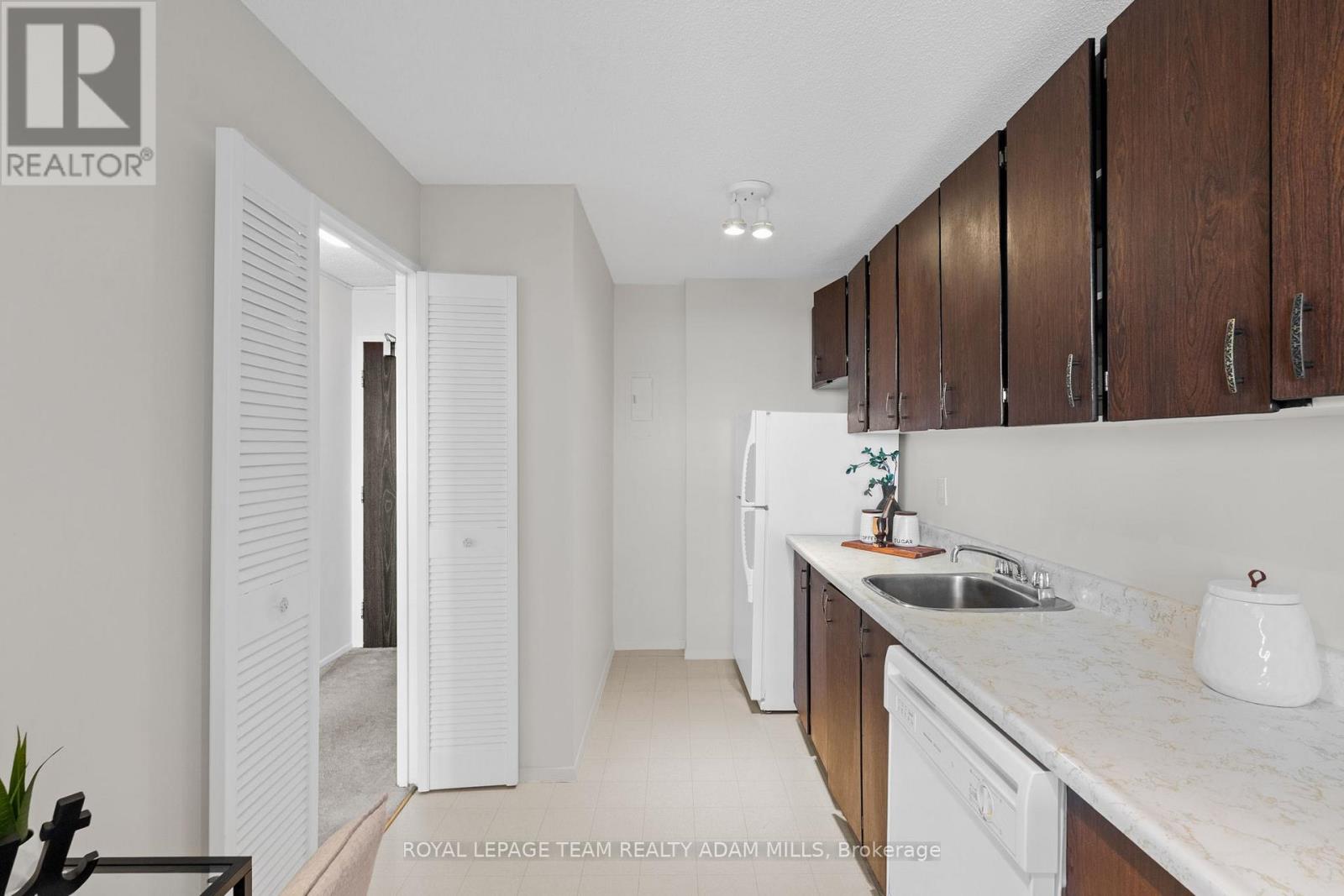 1707 - 1785 Frobisher Lane, Ottawa, Ontario  K1G 3T7 - Photo 13 - X12496224