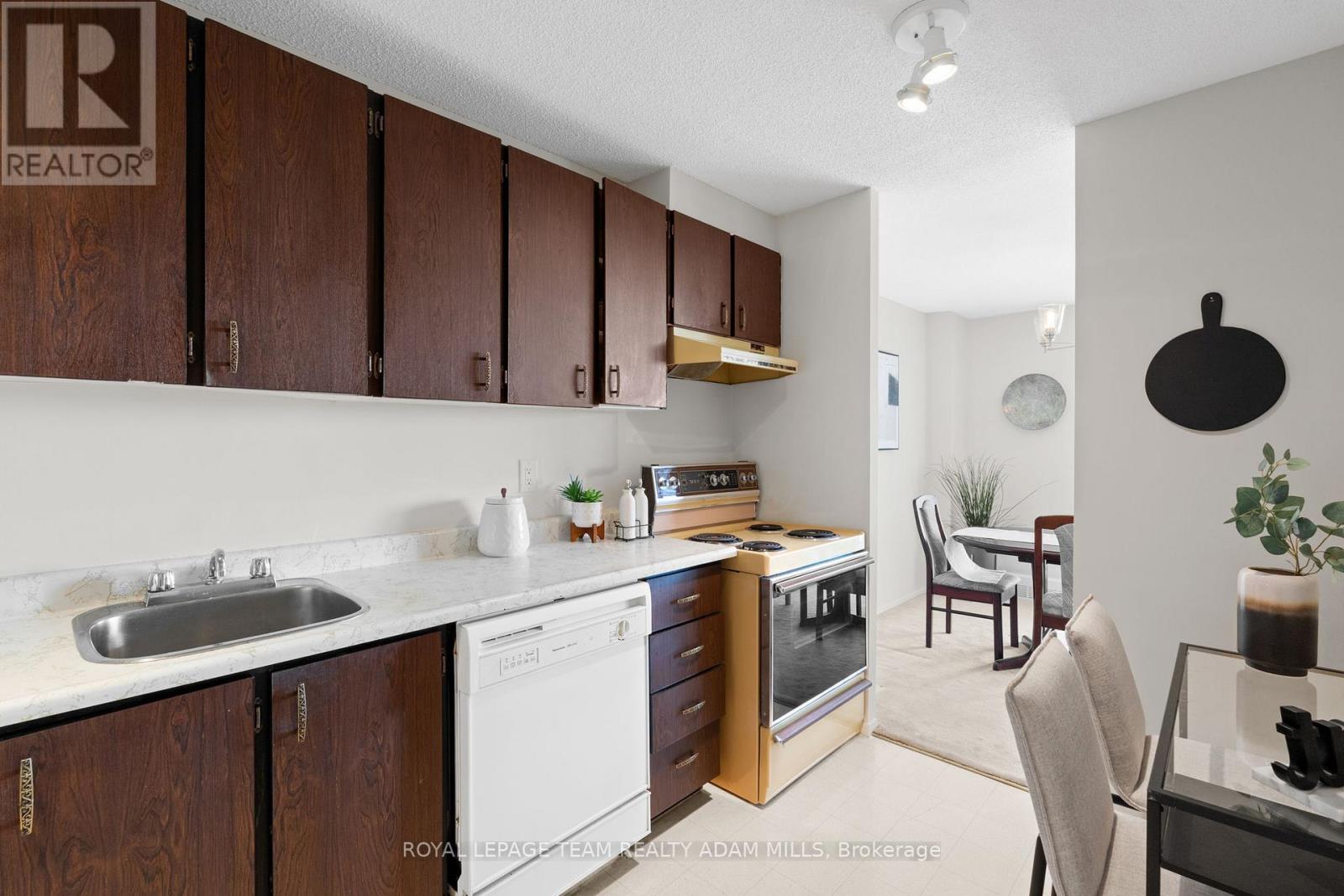 1707 - 1785 Frobisher Lane, Ottawa, Ontario  K1G 3T7 - Photo 9 - X12496224